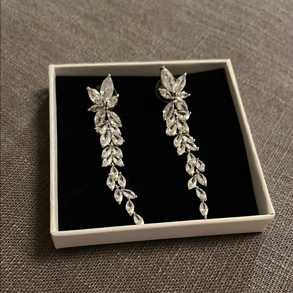 Elegant Silver Leaf Drop Earrings